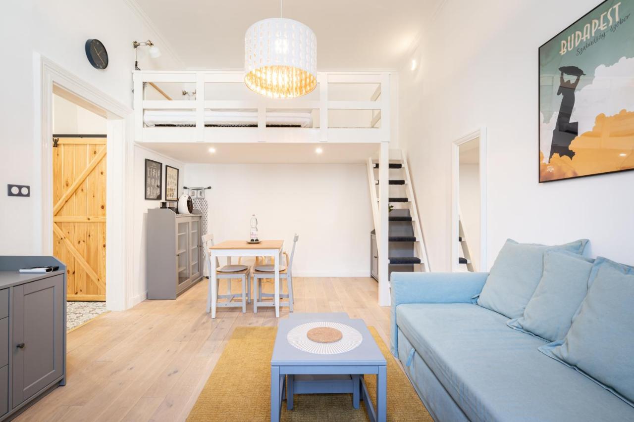 Youth Motive Studio With Gallery Budapeşte Dış mekan fotoğraf
